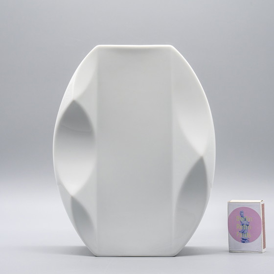 Image 1 of Hutschenreuther Porcelaine brillante Heinrich Fuchs 70s Vintage Op Art Vase 5094