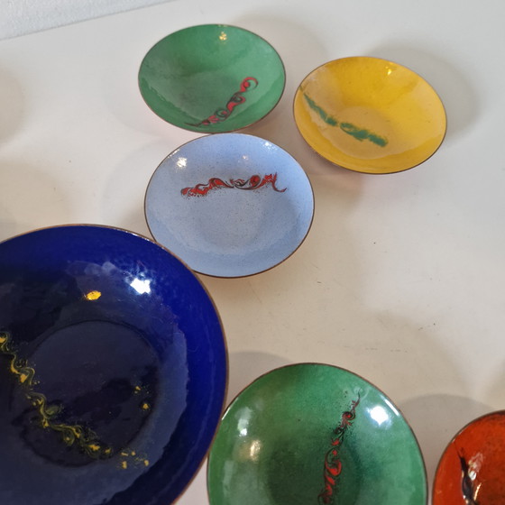 Image 1 of Vintage pindastel emaille fifties schalen setje tapas jaren 50 schaaltjes