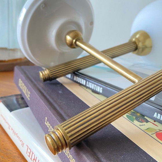 Image 1 of Coppia di applique da parete in stile torcia in ottone, vetro bianco e rosette di montaggio in porcellana