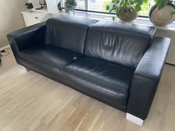 Image 1 of Canapé en cuir noir avec assise à réglage électrique