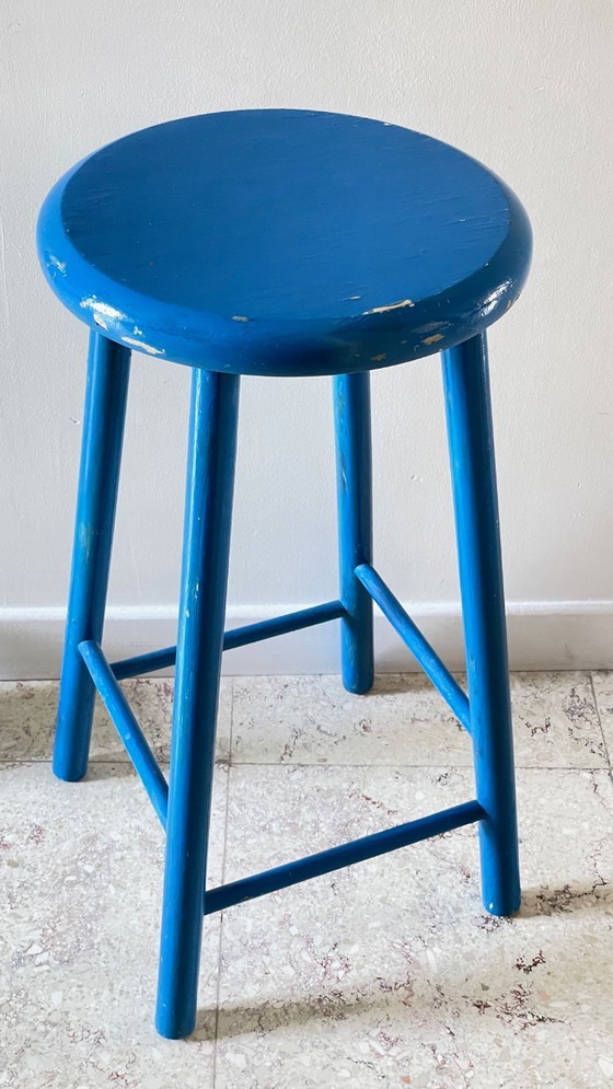 Vintage Elektrisch Blauw Houten Krukje – Wood (photo 2 of 16)