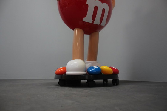 Image 1 of Rarissimo supporto in plastica della mascotte dell'azienda di caramelle M&M's, anni Novanta.