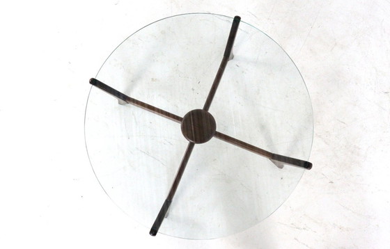 Image 1 of Ronde salontafel Engels met glas 'Summerseat' vintage