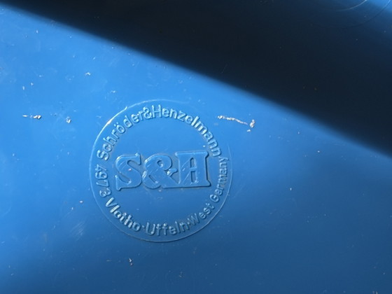 Image 1 of Chaise design en plastique bleu Schröder & Henzelmann