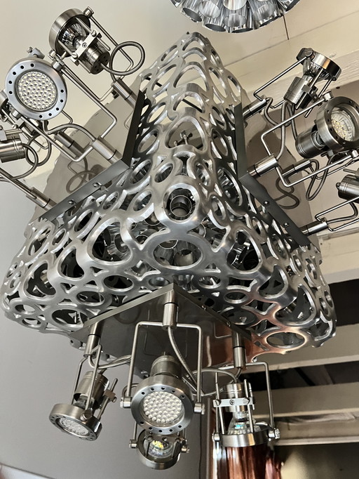 Très grande lampe unique de l'ère spatiale