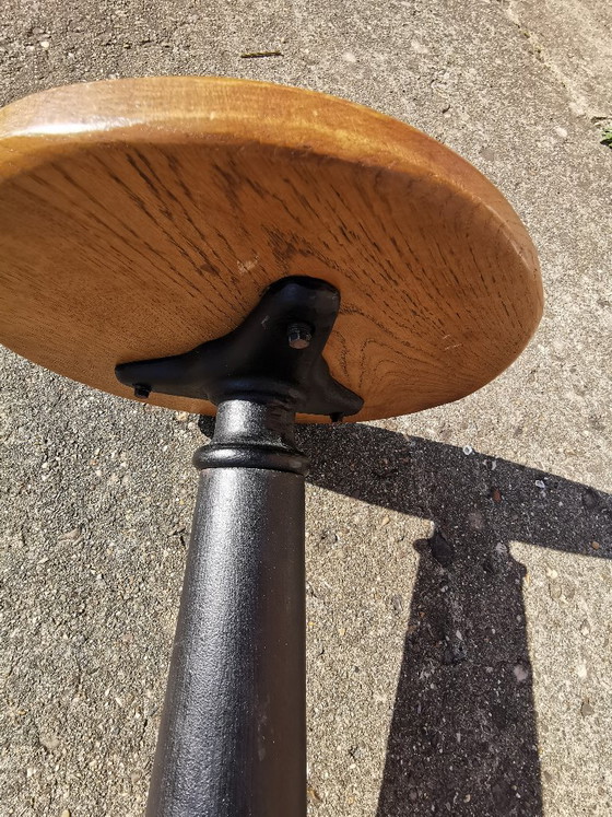 Antieke Singer naaimachine driepoot kruk met ronde gietijzeren zitting – Krukjes, Cast Iron, Wood (photo 5 of 13)
