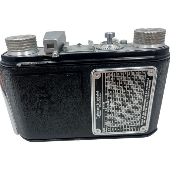 Image 1 of German Welta Welti I Meyer-Optik Trioplan 2.9/50 camera, 1950s, in working order