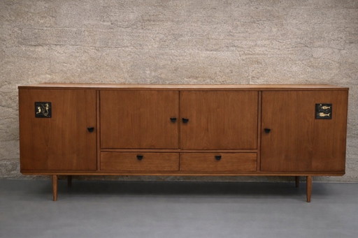Beautiful large Mid-Century teak wood sideboard
