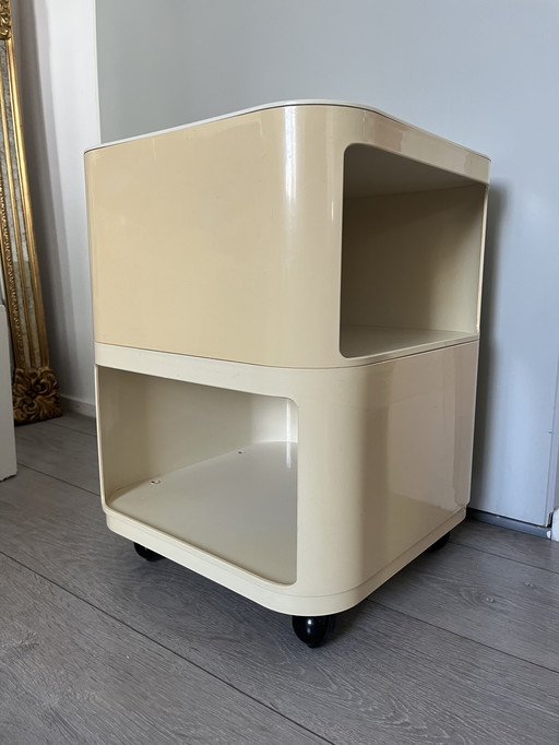 Anna Castelli Kartell Seveerwagen