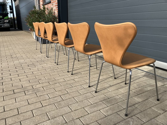 Image 1 of Sedie Butterfly serie 7 di Fritz Hansen in pelle Camel NUOVE!!