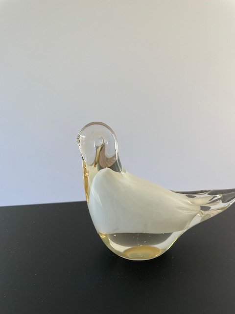 Image 1 of Pájaro con diseño de vidrio: elegante y escultural en vidrio transparente