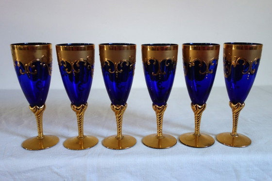 12 flûtes verre de Murano bleu cobalt et or mid century, Verres et carafes (photo 3 sur 12)