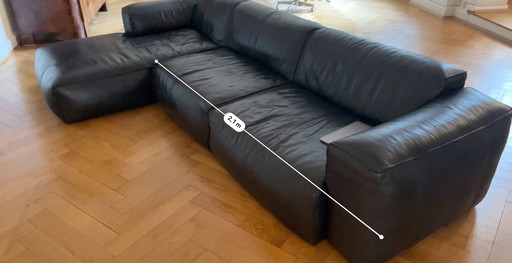 Großes schwarzes Ledersofa