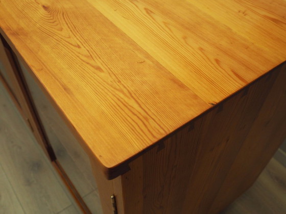 Image 1 of Vetrina in pino, design danese, anni '80, produzione: Danimarca