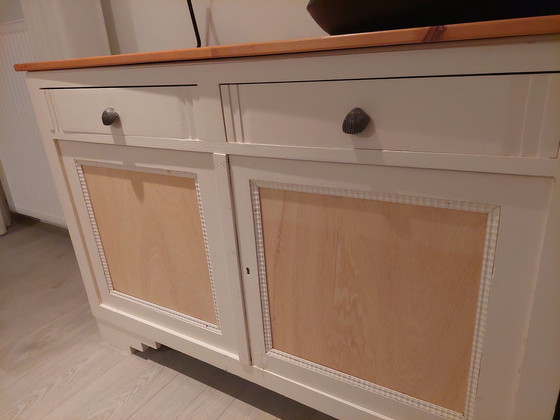 Image 1 of Commode ancienne pour chambre d'enfant