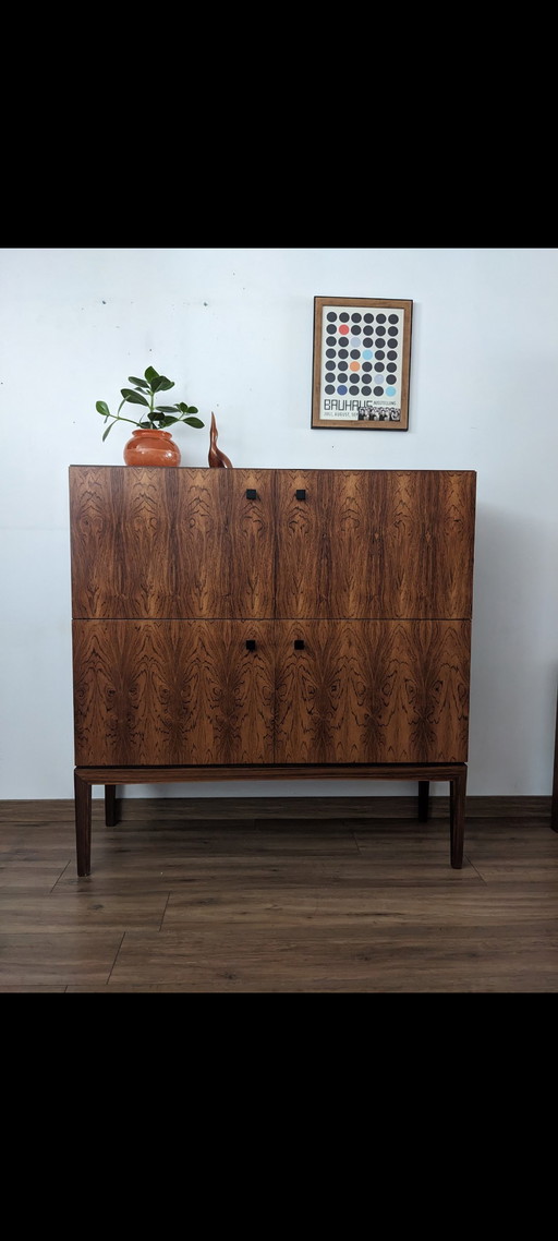 Aparador alto de diseño escandinavo vintage