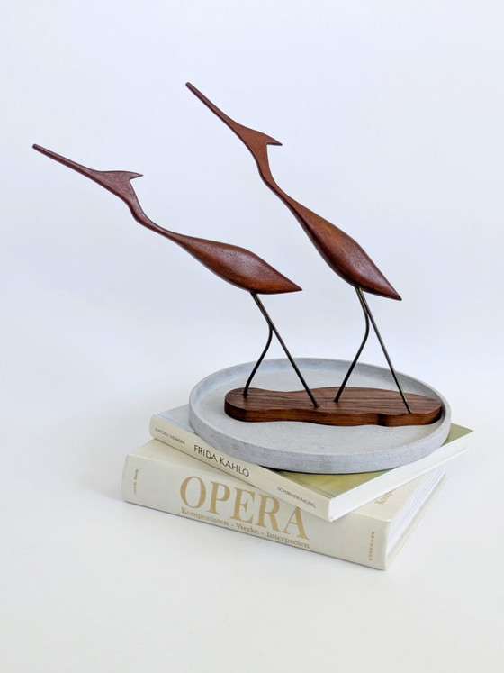 Image 1 of Teakhouten kraanvogelsculpturen uit het midden van de 20e eeuw, Deense modernistische houten vogels op een sokkel, decoratie uit