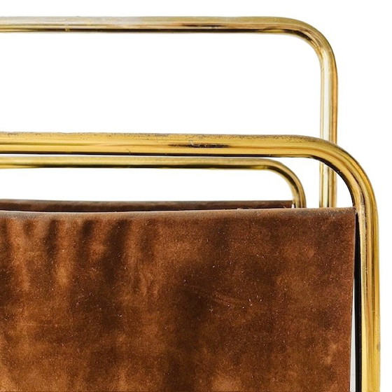 Image 1 of Vintage Hollywood Regency Krantenbak Lectuurmand Metaal Suède 1970's