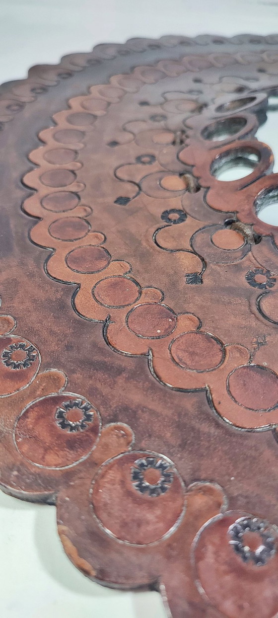 Image 1 of Specchio circolare convesso in pelle. Spagna, anni '70.