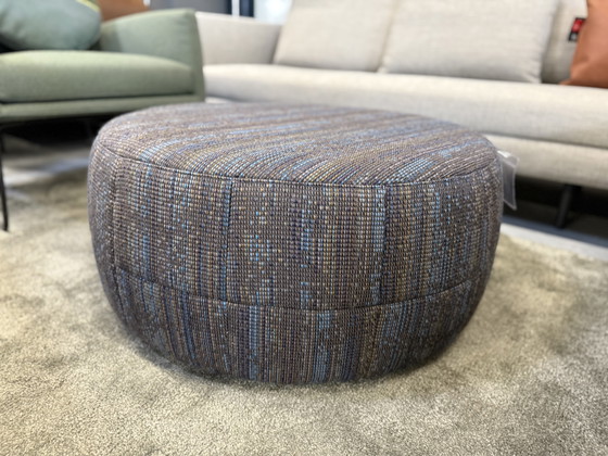 Image 1 of Design on Stock Barrell 80 Pouf in tessuto Nevada blu