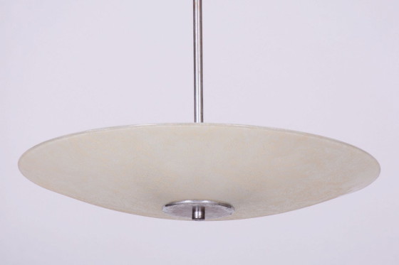 Gerestaureerde Bauhaus-kroonluchter, chroom, staal, matglas, opnieuw bedraad, Tsjechisch, jaren 1940 – Metal (photo 2 of 12)