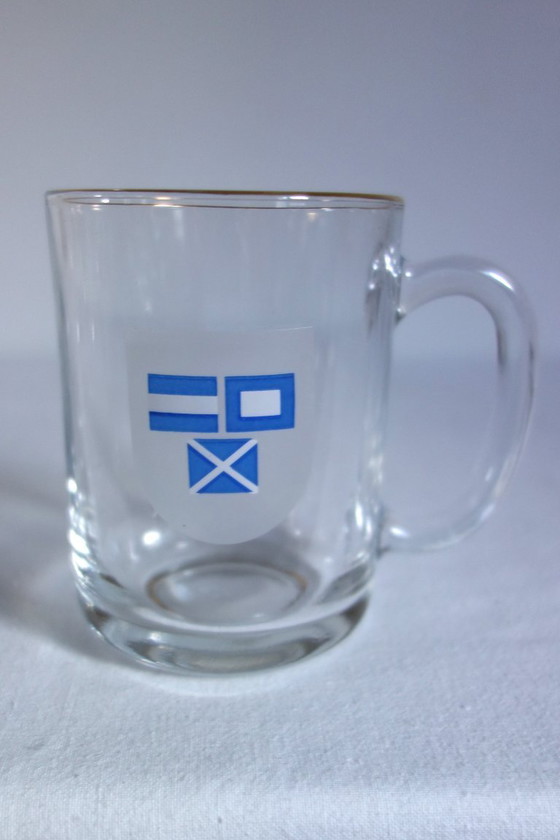 Image 1 of 6 vintage Mobil-vlag mokken