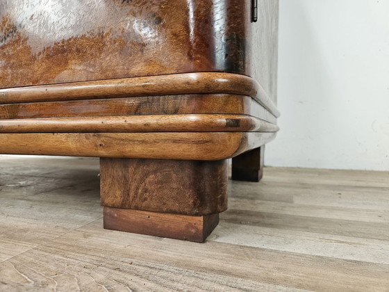 Image 1 of Art Decò Display Cabinet in Walnut Burl