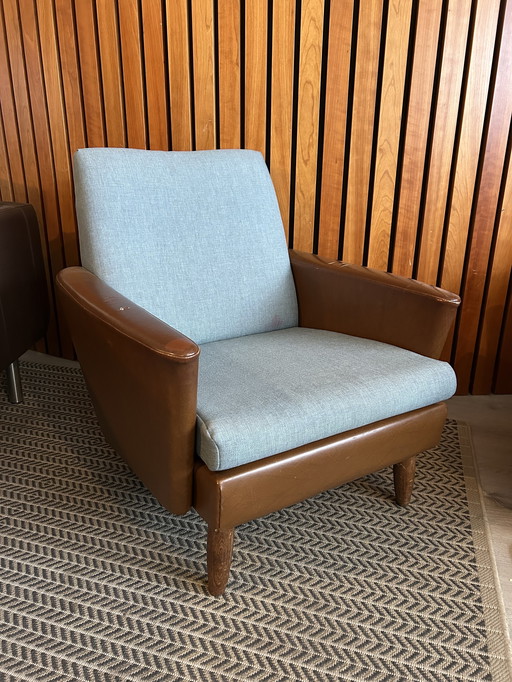 Set of 2 vintage armchairs from the 1950s/1960s – fabric & leatherette