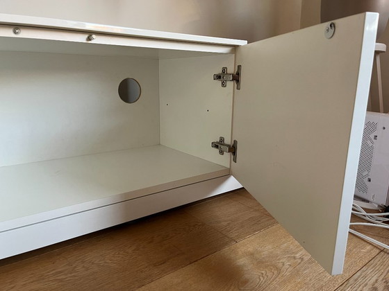 Image 1 of Tv kastje meubel hoogglans wit met twee onderbladen