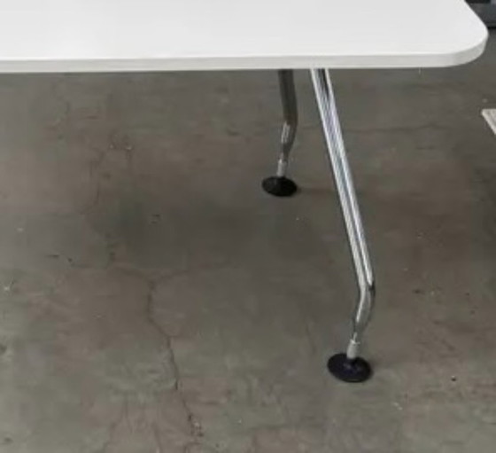 Image 1 of Tavolo Vitra Ad Hoc 160 cm bianco di Antonio Citterio