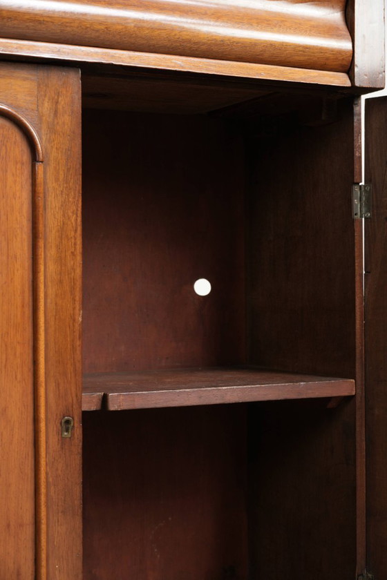 Elegante librería/vitrina inglesa antigua del siglo XIX, con llave en funcionamiento. – Wood (photo 11 of 11)