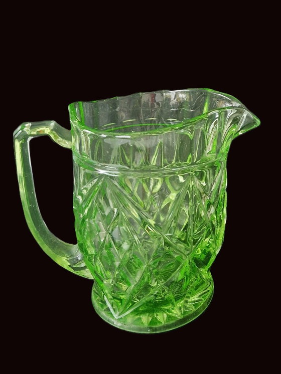 Image 1 of Sowerby Glass – Art-Deco-Wasserkrug aus Uranglas – 20er/30er Jahre