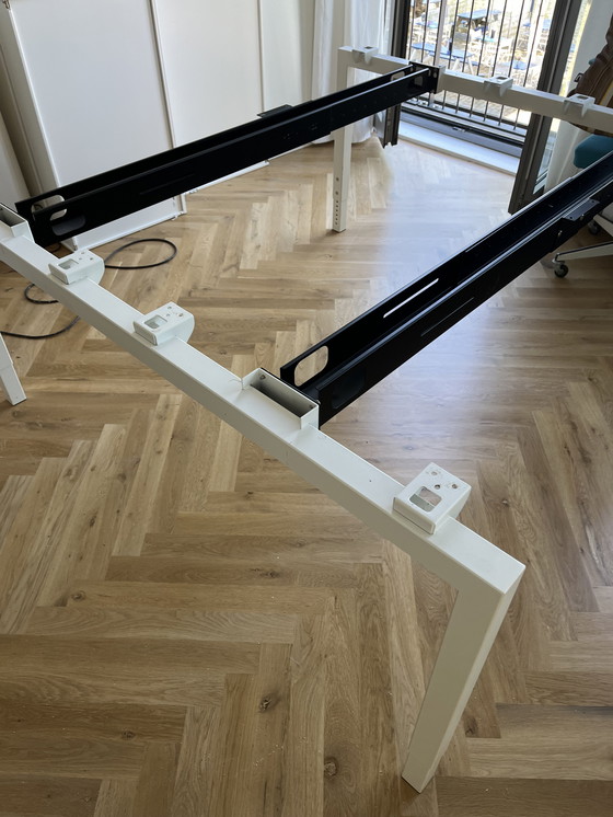 Image 1 of Grote werk/ vergadertafel 320x160 of 160x160 cm