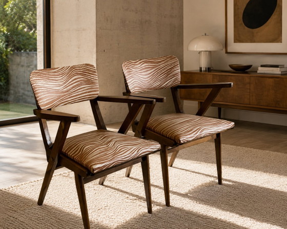 Image 1 of Par de sillones de madera maciza de estilo moderno de mediados de siglo, años 50-60.