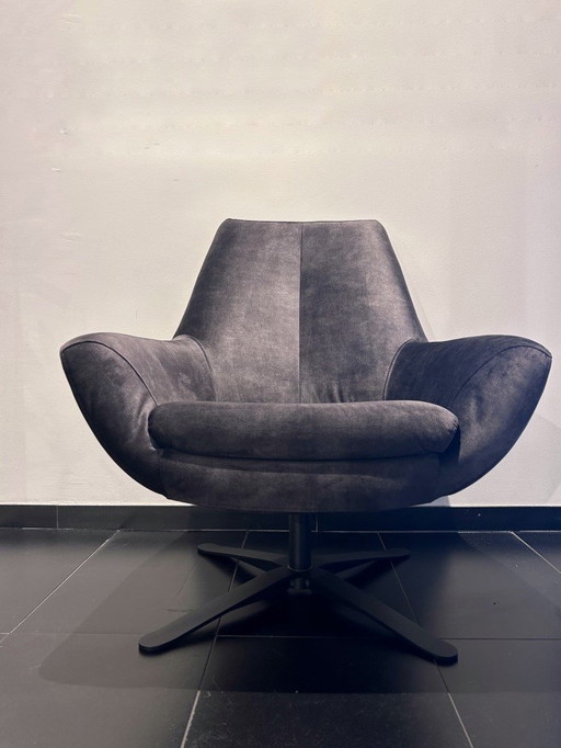 Poltrona bassa con pouf Montel Charles