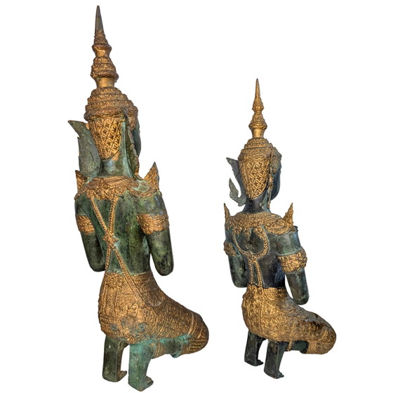 Thaise Bronzen Tempelwachter Set – Knielende Thepanom Beelden met Vergulding en Patina – Beeldhouwkunst (photo 6 of 8)