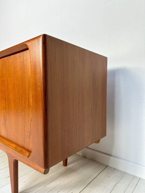 Image 1 of Buffet danois en teck des années 1960 par Bernhard Pedersen & Søn – Crédence vintage avec portes tambour