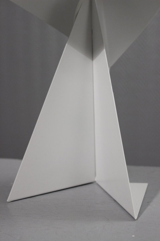 Image 1 of Lampada vintage "Ribbon" in metallo piegato laccato bianco, disegnata da Claire Norcross & Habitat