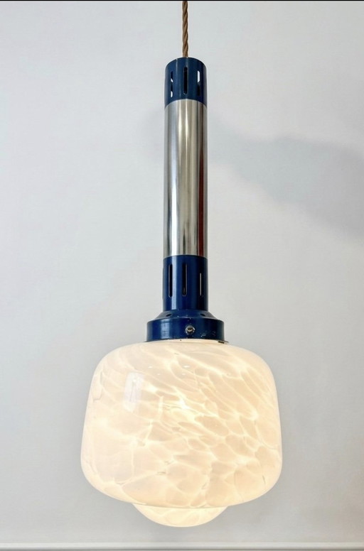 Vintage lamp met opalen bol.