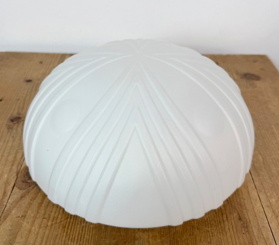Lampada da Parete o Plafoniera Vintage in Vetro Latte, Anni '70, Plafoniere, Metallo, Bianco (foto 5 di 14)
