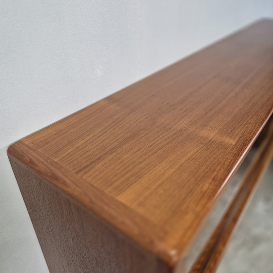 Image 1 of Buffet suspendu vintage danois Dyrlund des années 1960, meuble vitrine mural