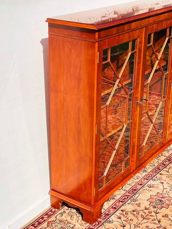 Image 1 of Bücherregal im englischen Stil des 19. Jahrhunderts