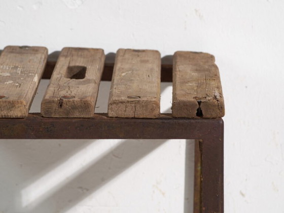 Antique industrial stool in pine wood and iron – Central Europe, circa 1950 – Industrieel (photo 33 of 40)