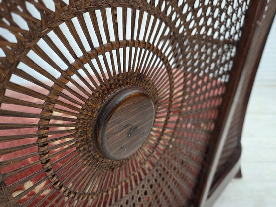 Image 1 of Sofá danés de 3 plazas, década de 1950, terciopelo rosa salmón, malla para muebles, madera de haya oscura.