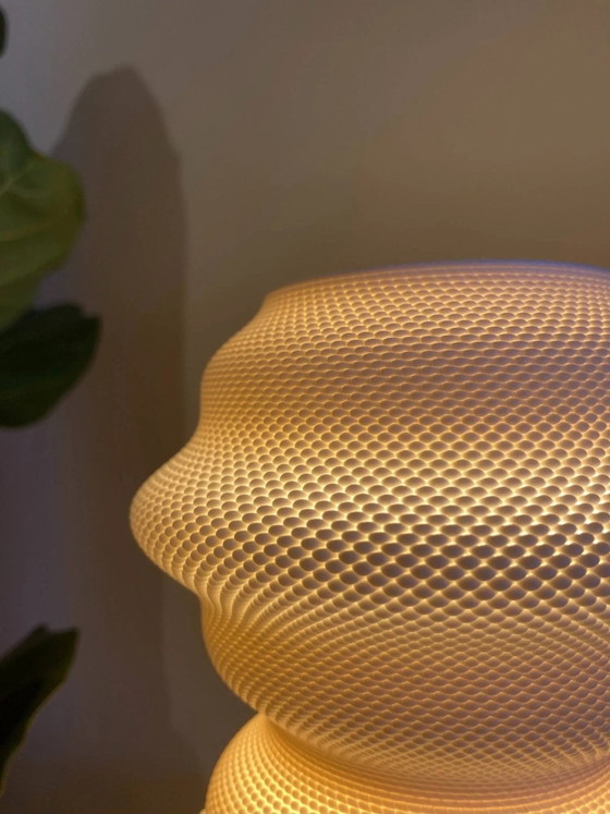 Organic design lamp in biopolymer – Table lamps, Plastic (photo 6 of 8)
