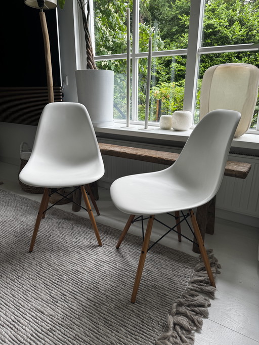 2 x Vitra Eames DSW dining chair