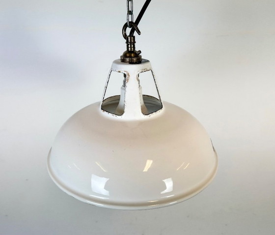 Image 1 of Industriële witte geëmailleerde fabriekshanglamp van Thorlux, jaren 60