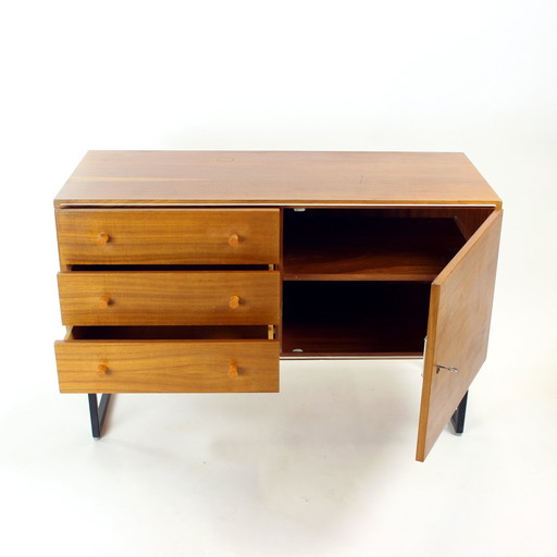 Commode du milieu du siècle en acajou, Interier Praha 1960s