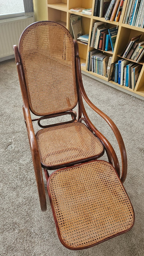 Image 1 of Mecedora Tonet