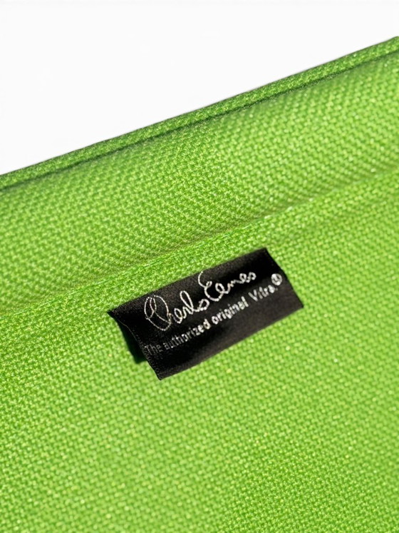 Auténtica butaca EA 124 y otomana EA 125 de Charles & Ray Eames (Vitra) - Verde – Sillones reclinables (photo 8 of 20)